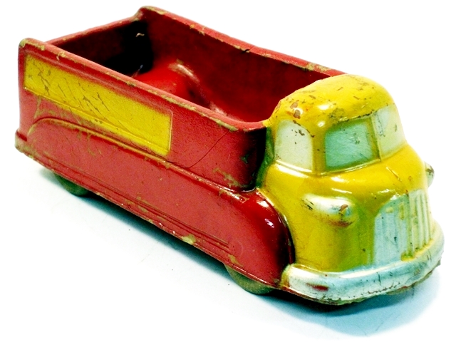 Another photo of the AT08 truck, this one in red and yellow.