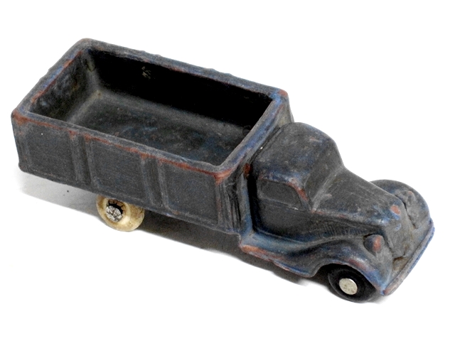 This is the blue truck, with single rear wheels.