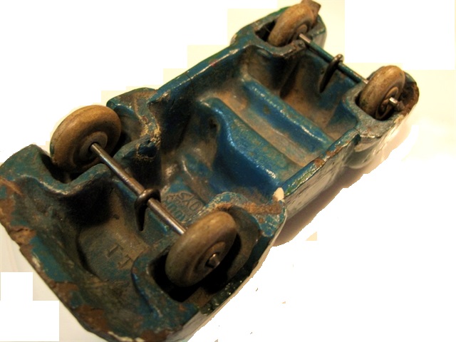 Another view of the Lincoln.