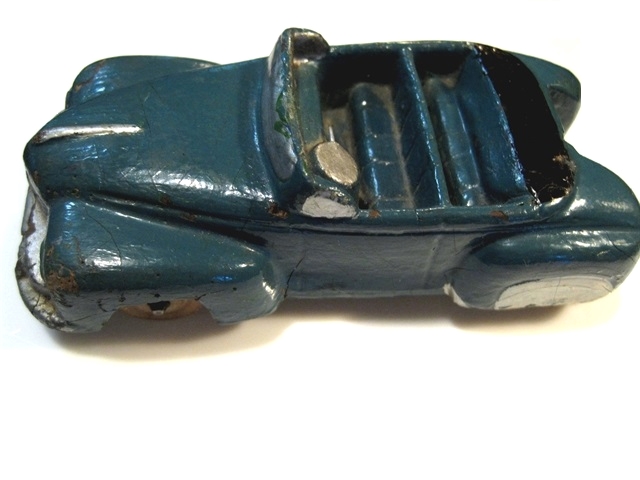 Another view of the Lincoln.