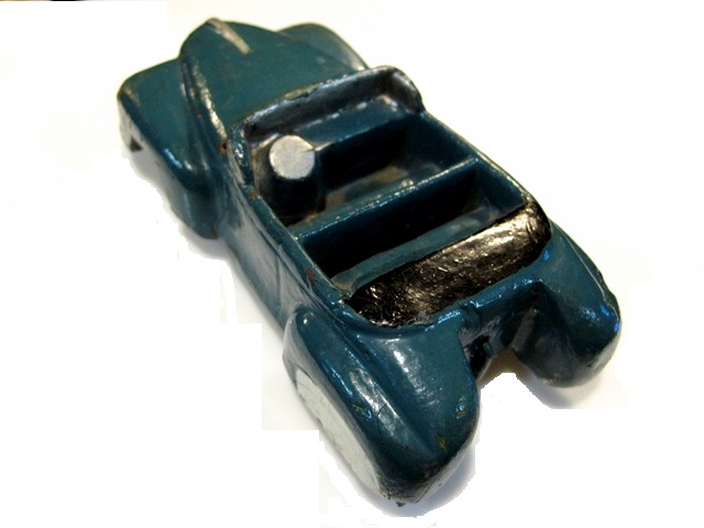 Another view of the Lincoln.