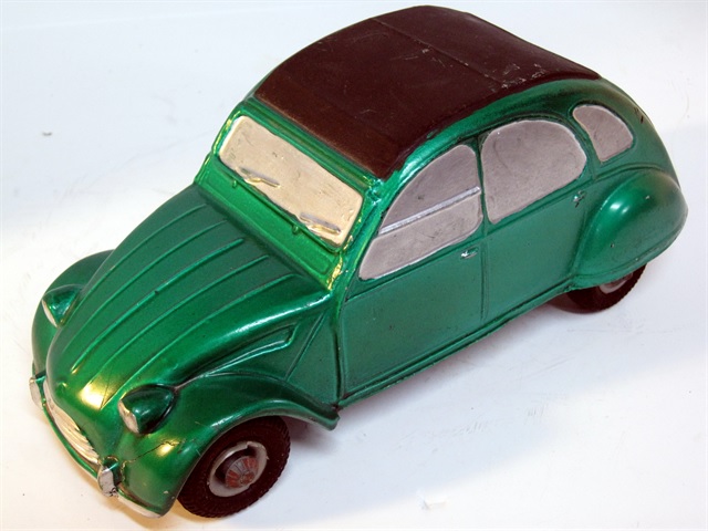 This photo is very similar to the one directly above it with a bit more of an aerial perspective that shows off the wonderful lines of the 2CV. The fenders are perfectly rendered as are the headlights.