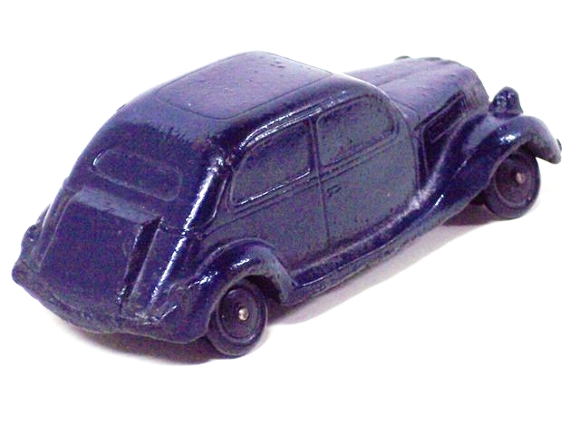 The rear view of the Empire '35 Ford reveals a marked difference between it and the Auburn '35:  The back slants and includes a bit of trunk-style luggage compartment.