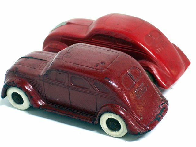 This is a rear quarter view of the same two Airflows. The DeSoto is 5 inches long, and the Chrysler is 5 1/8 long.